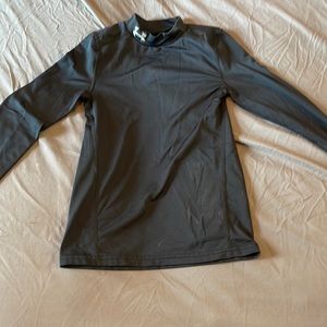 black long sleeve undershirt size youth medium